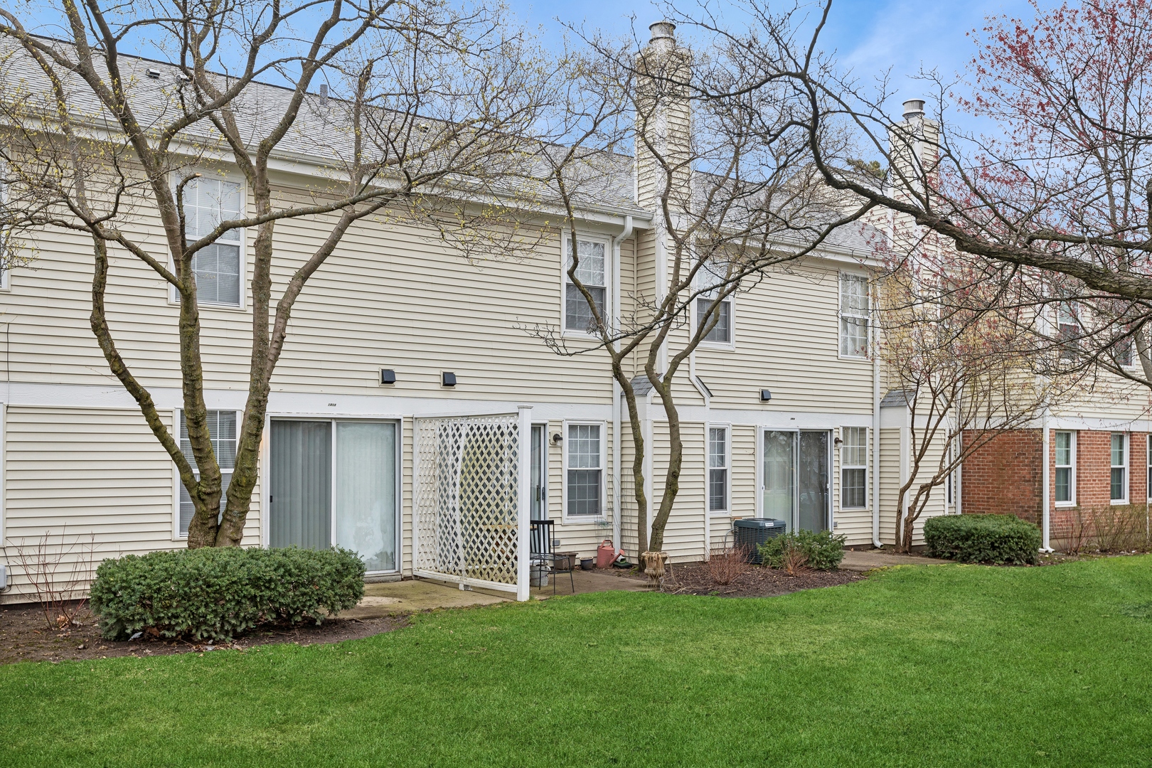 1808 QUAKER HOLLOW Lane