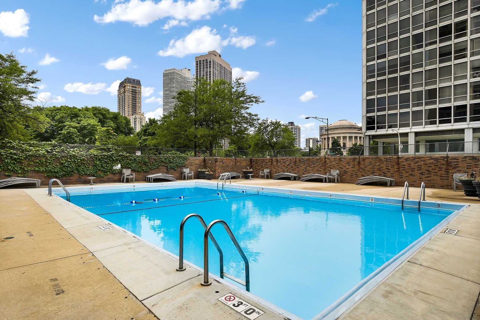 2800 N Lake Shore Drive Unit: 706