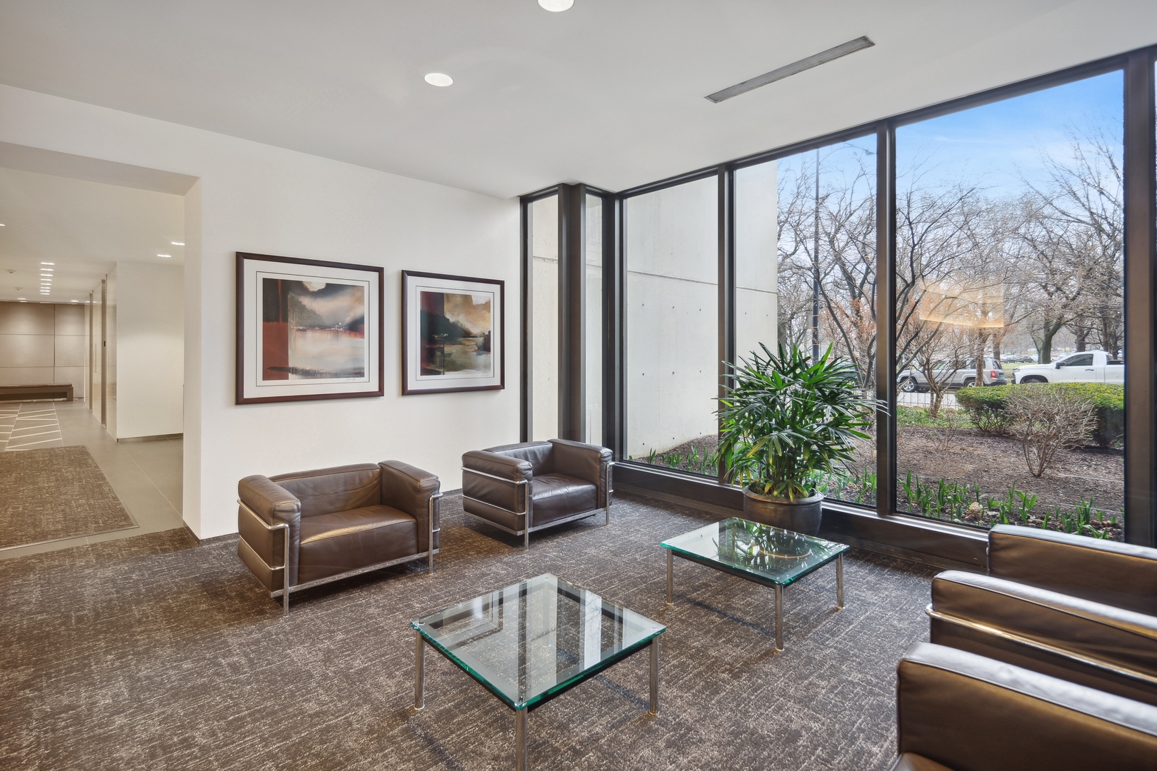 2800 N Lake Shore Drive Unit: 706