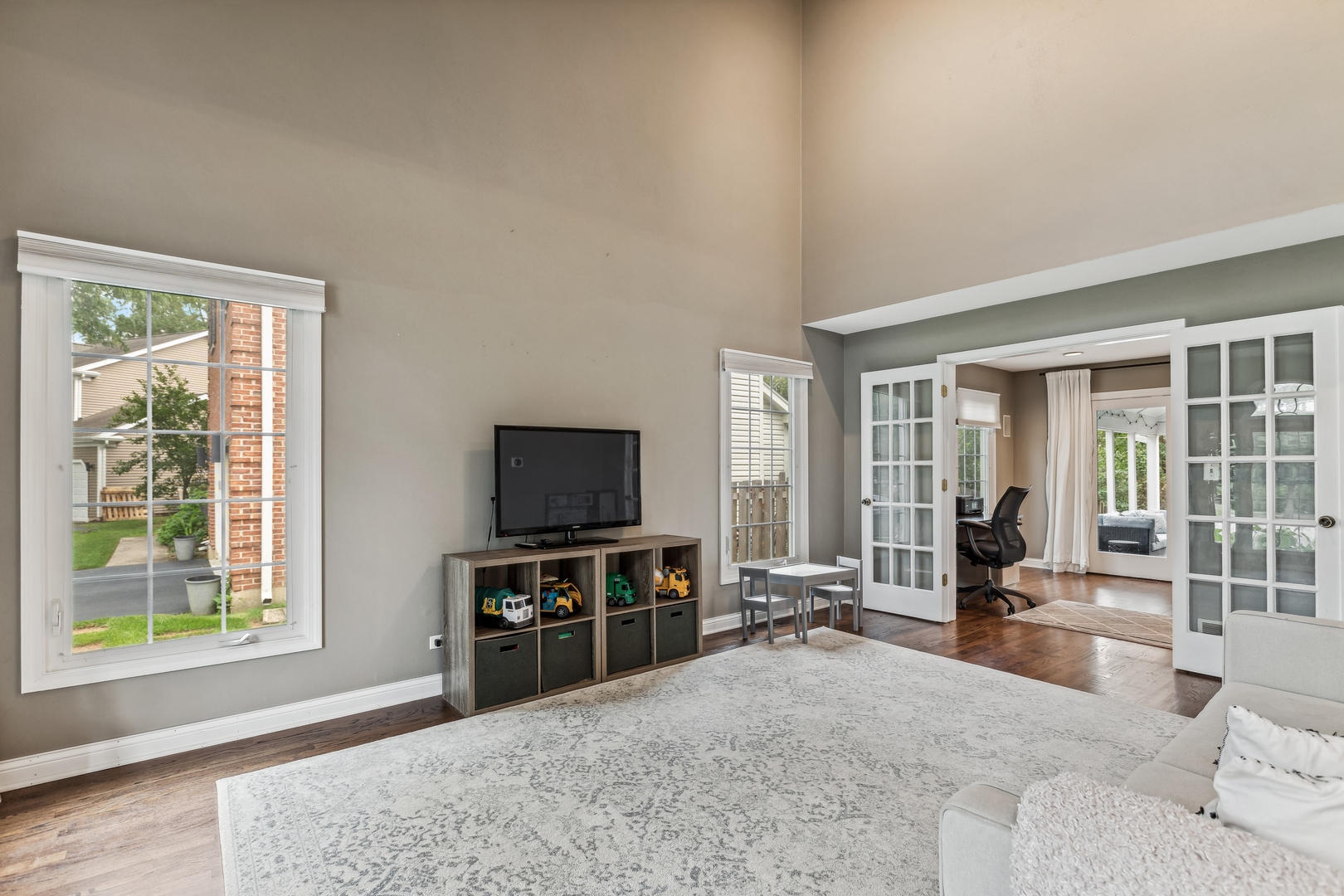 1182 Sandhurst Drive