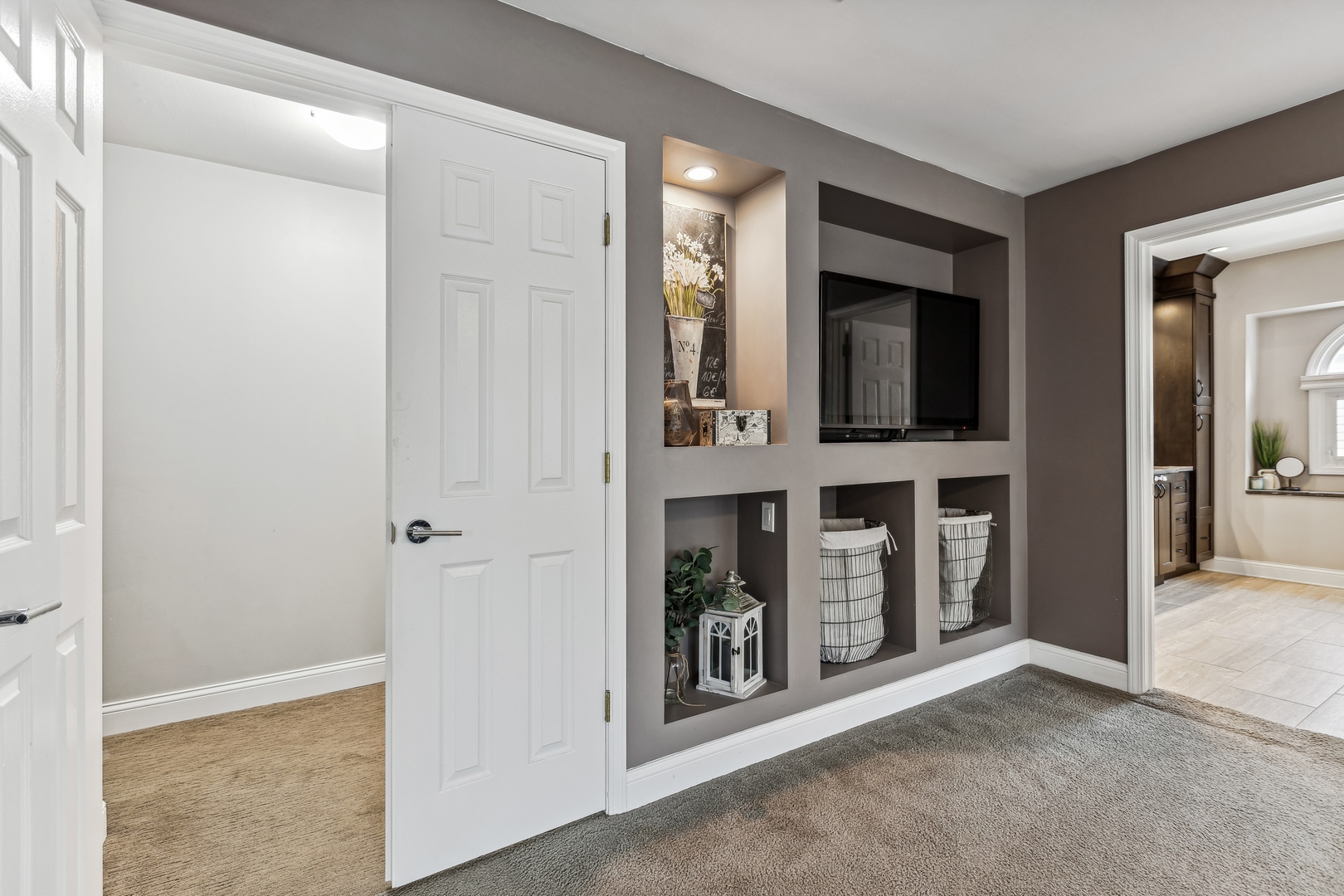 1182 Sandhurst Drive