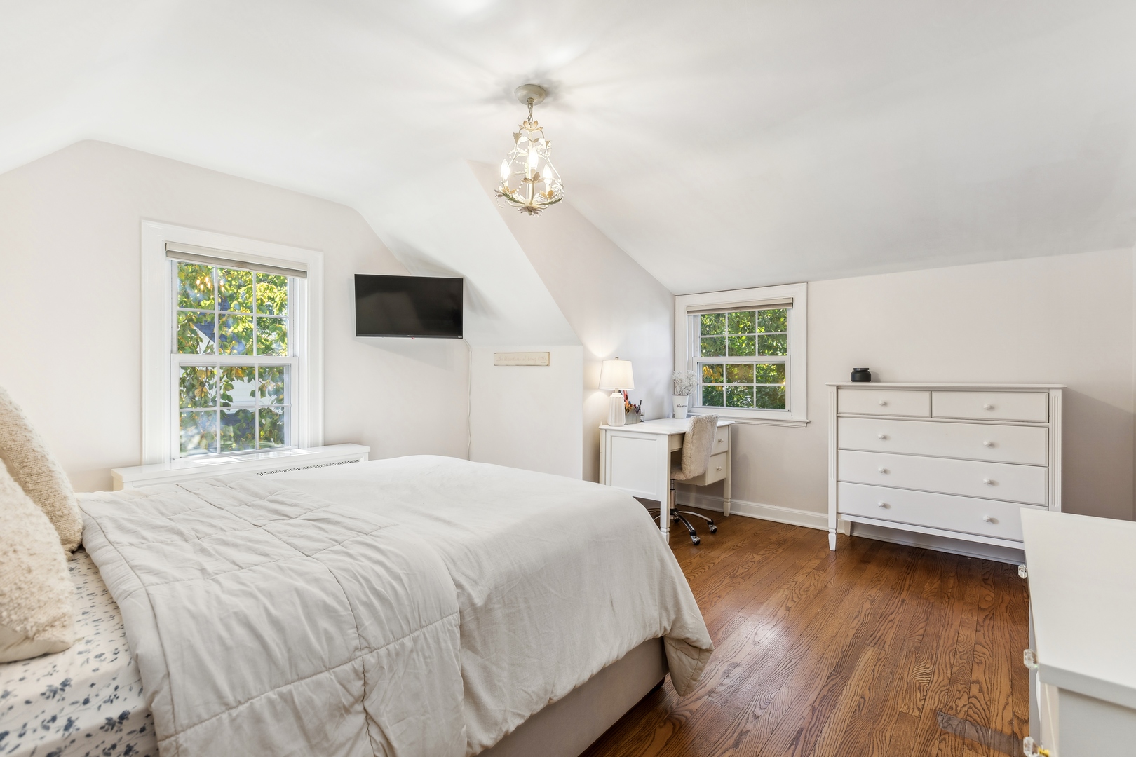 526 S Evergreen Avenue