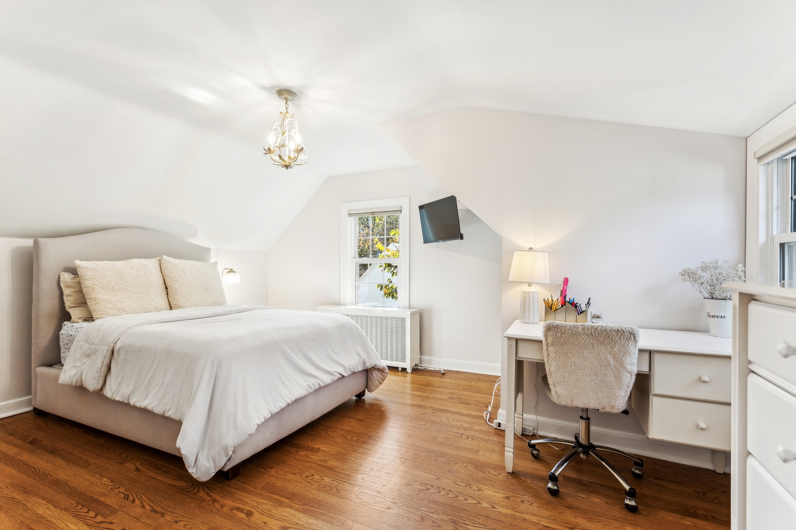 526 S Evergreen Avenue