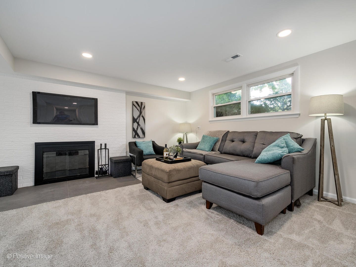 1118 E GREENWOOD Drive