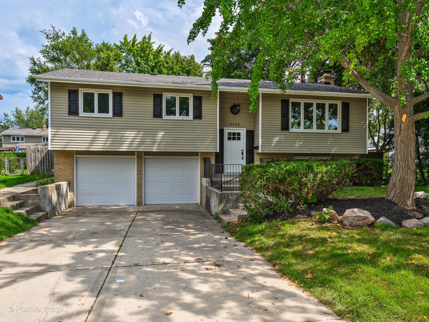 1118 E GREENWOOD Drive