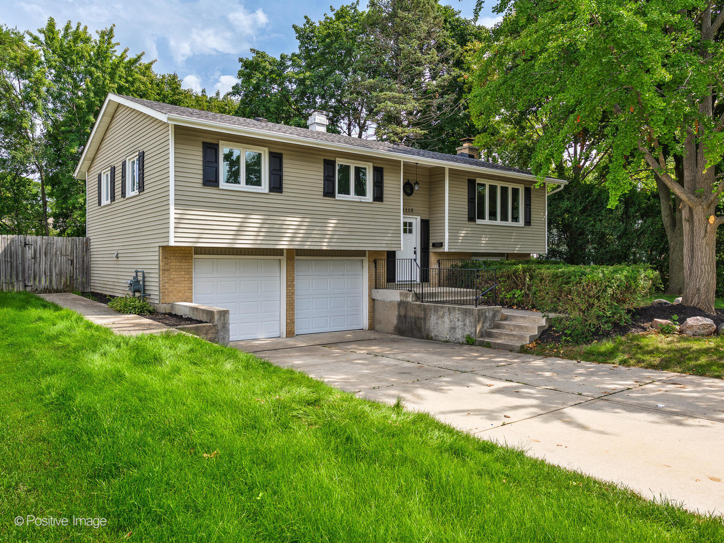 1118 E GREENWOOD Drive