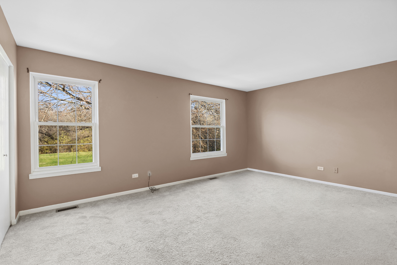 3322 Greenwich Lane