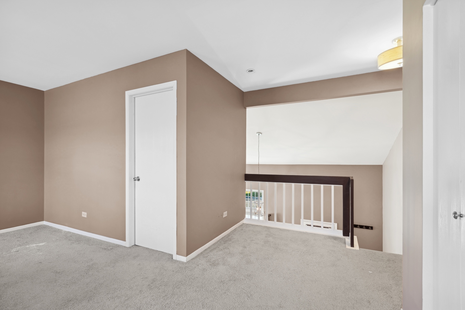 3322 Greenwich Lane