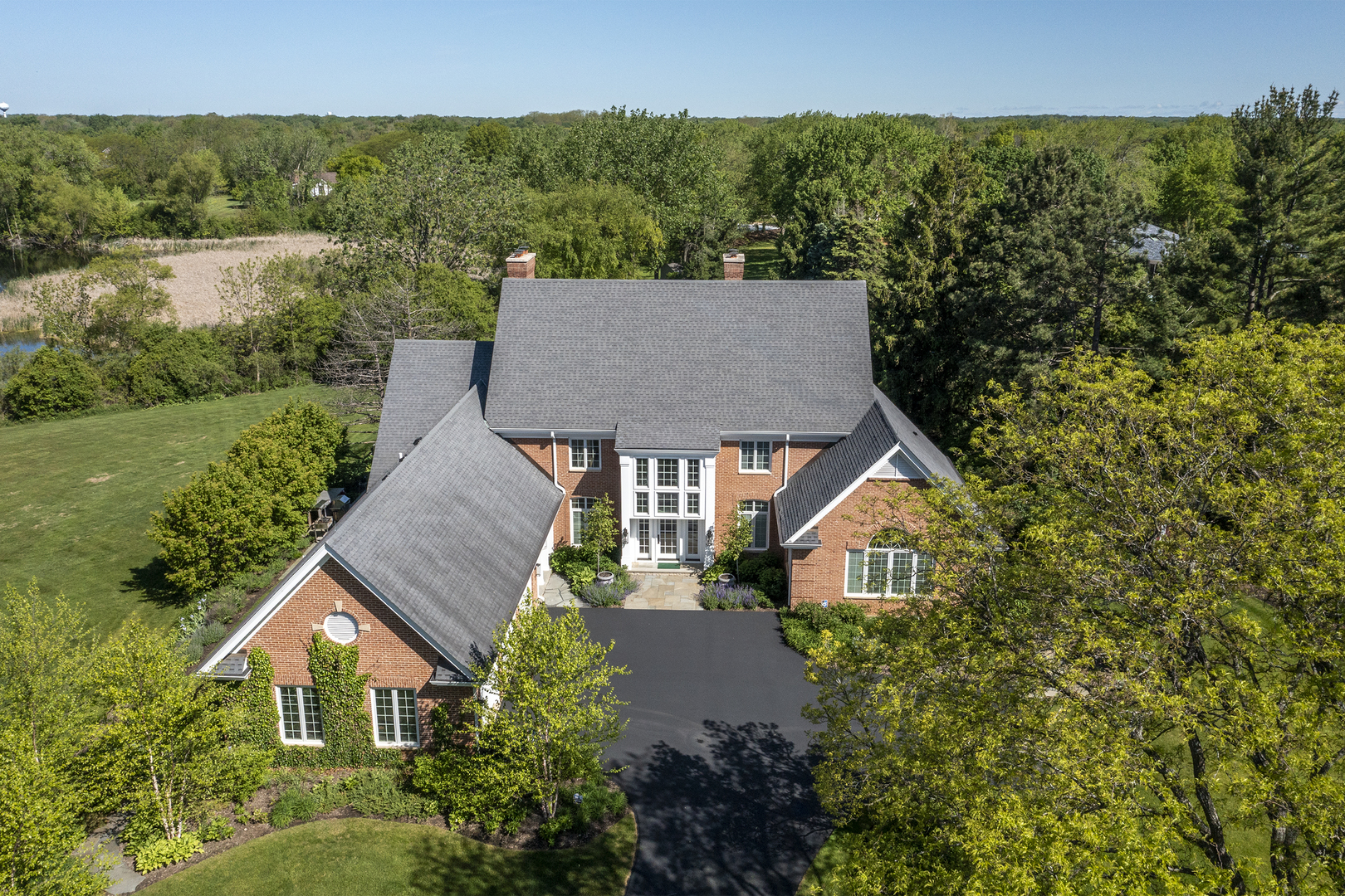 594 Windsor Circle