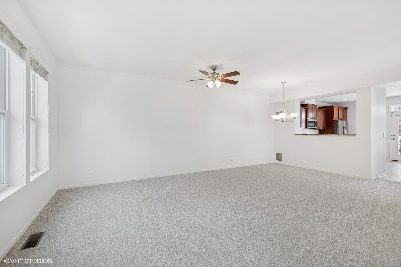 208 W HYDE Street