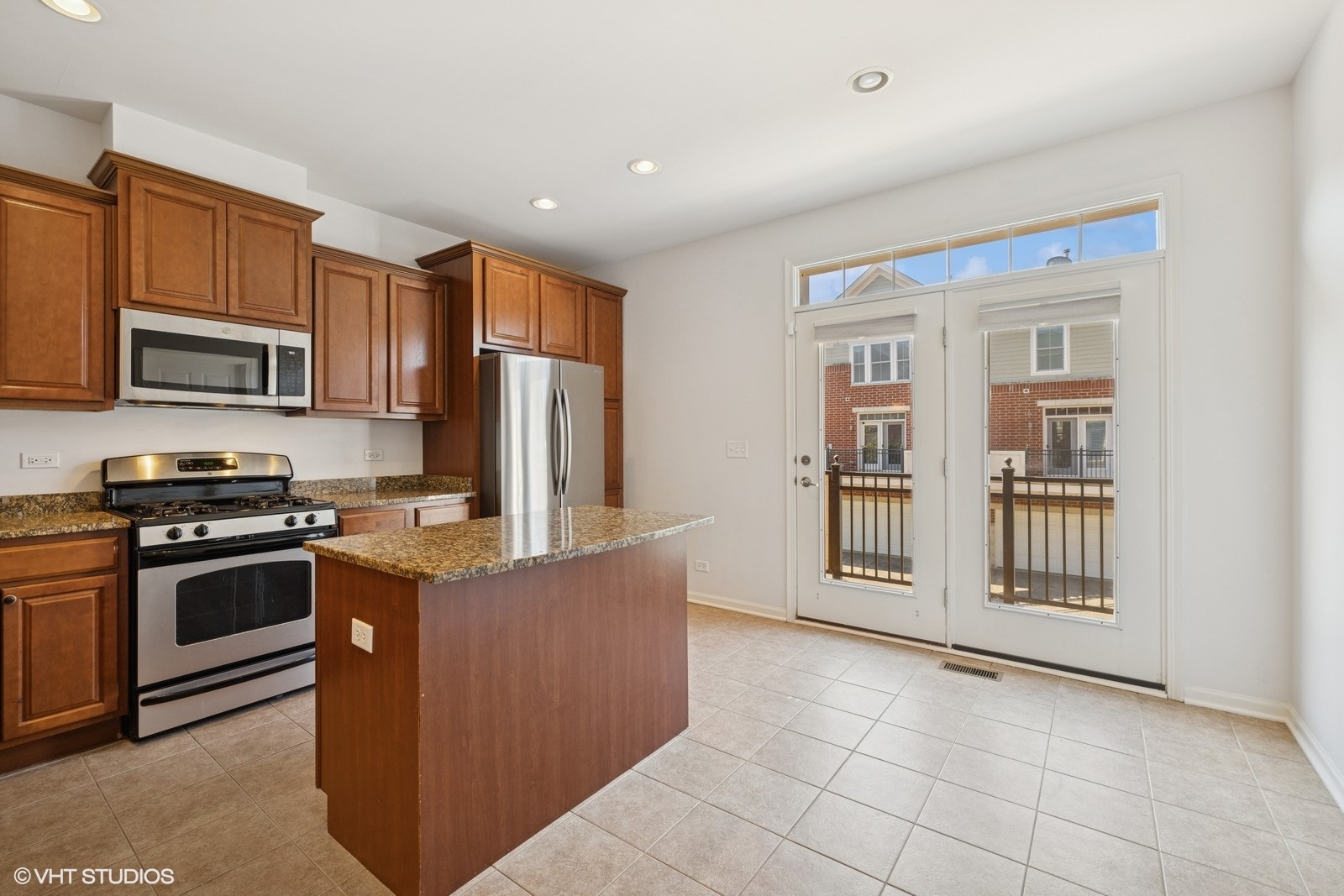 208 W HYDE Street
