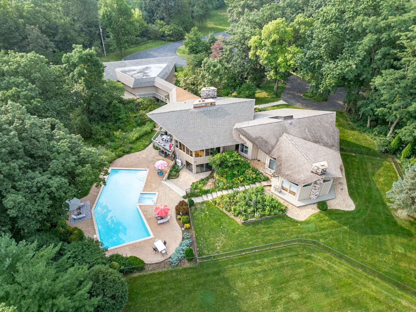 610 Signal Hill Road