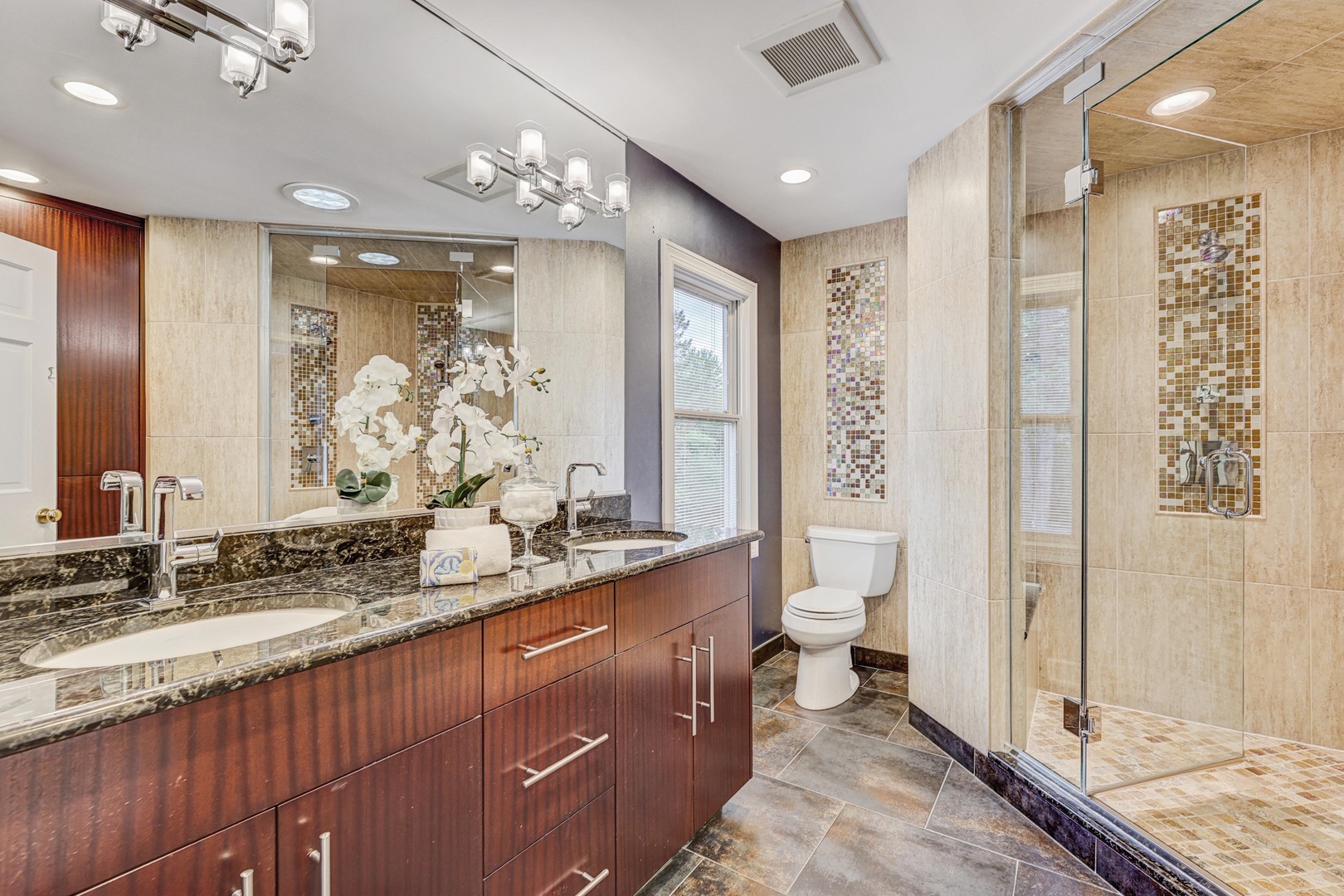 711 S White Willow Bay