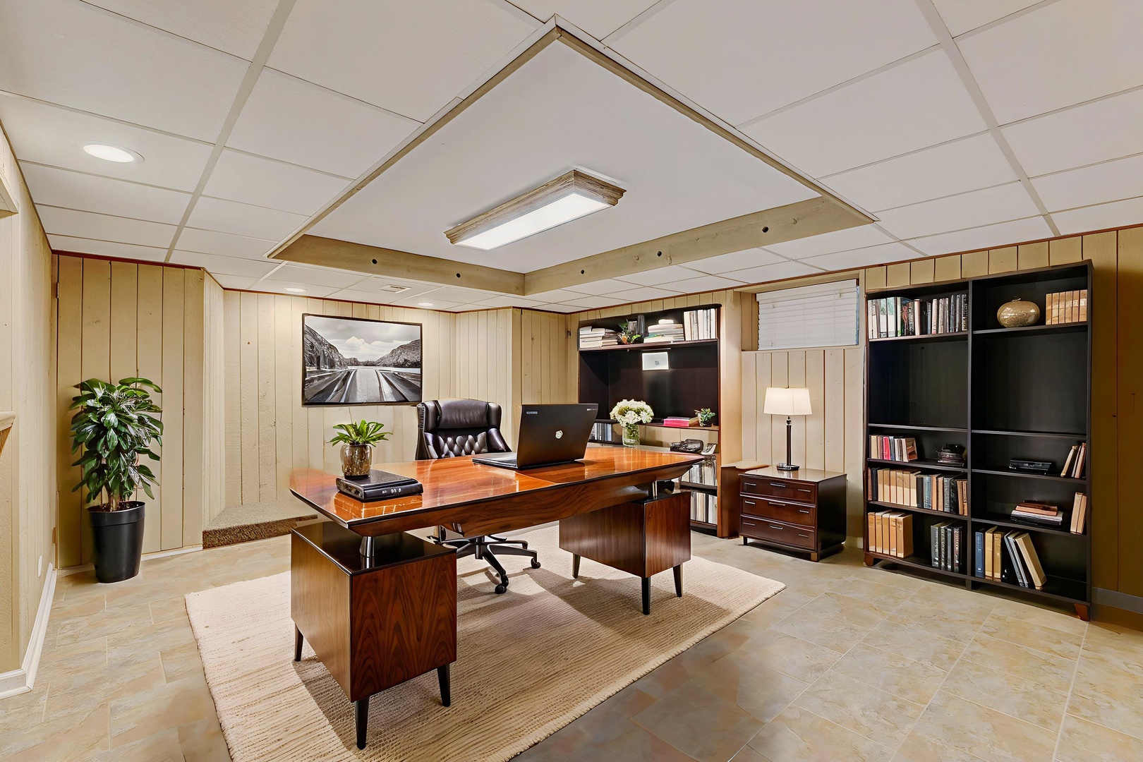 711 S White Willow Bay