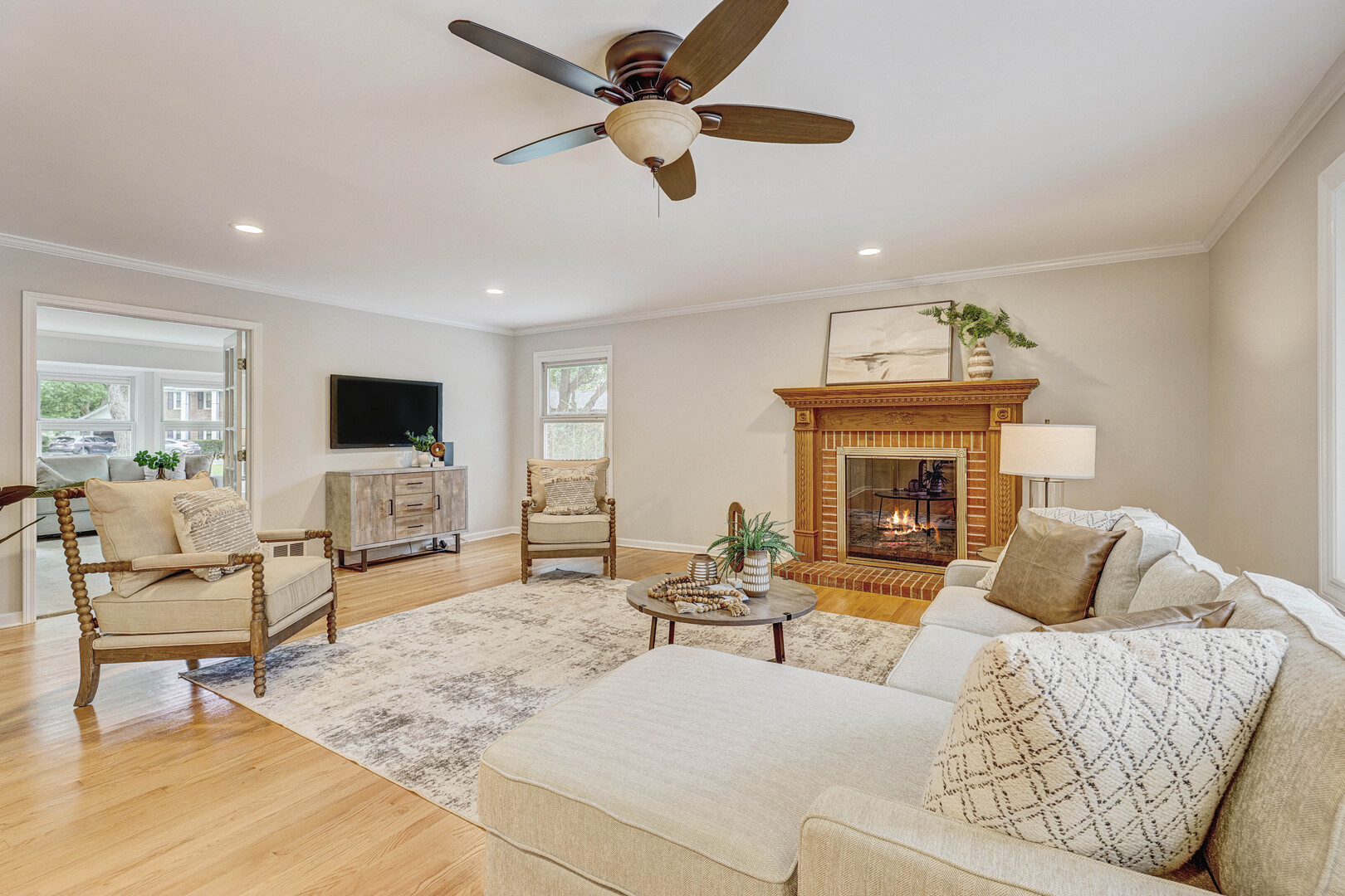 711 S White Willow Bay