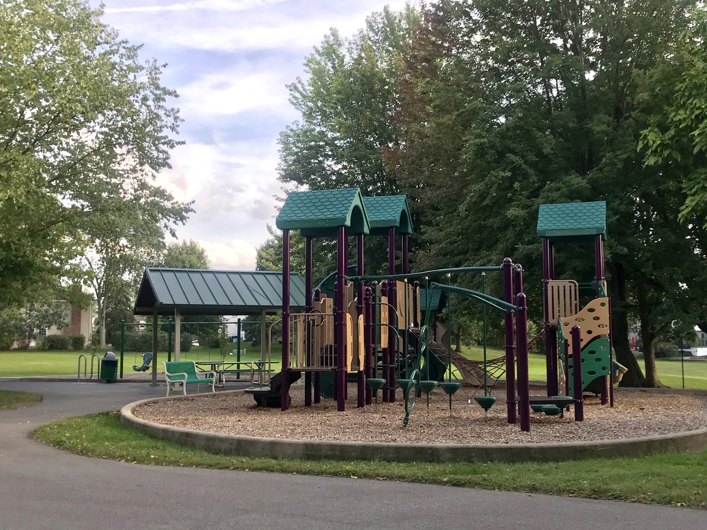 711 S White Willow Bay