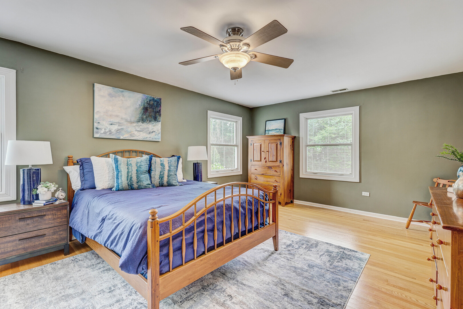 711 S White Willow Bay