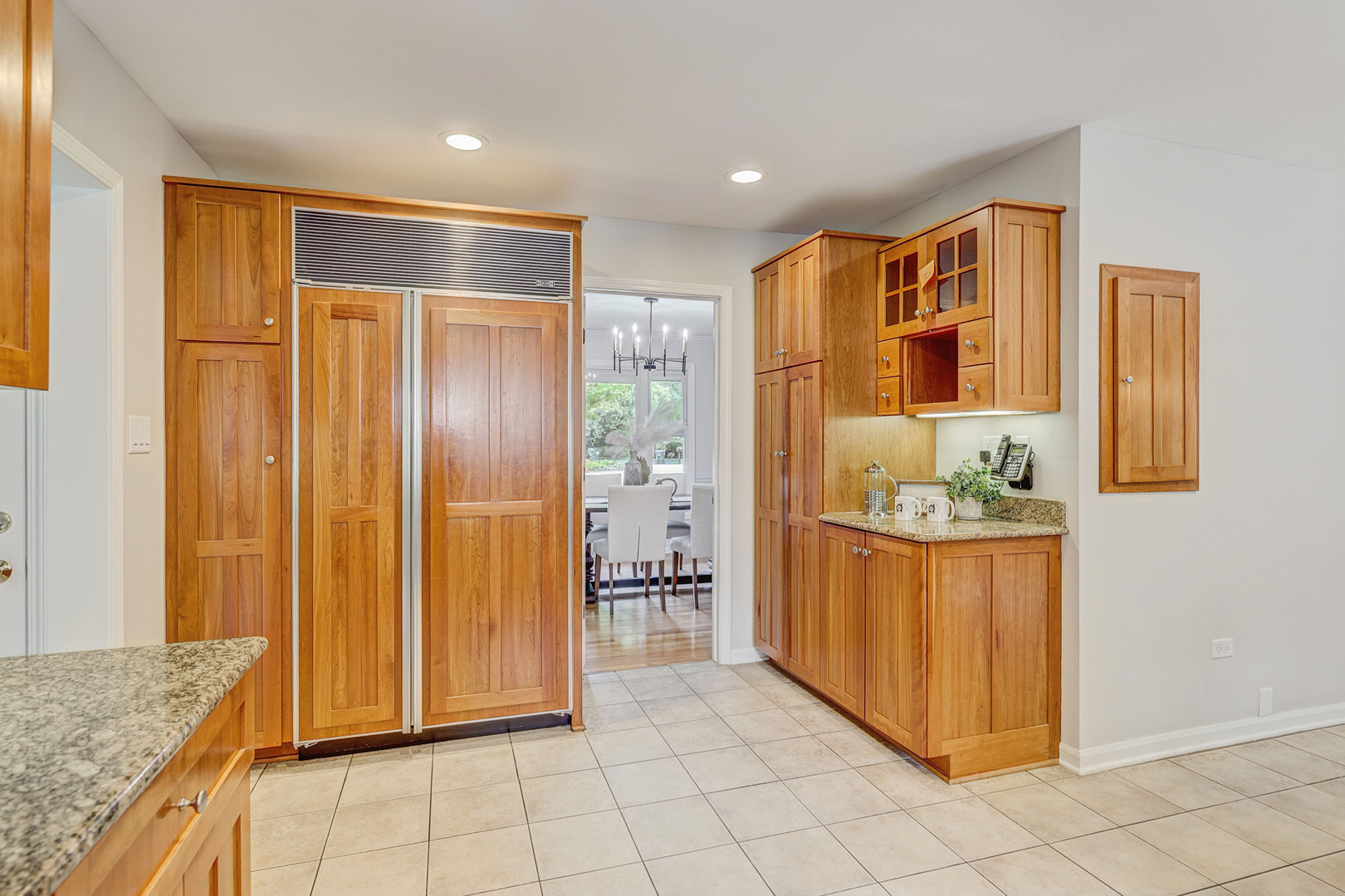 711 S White Willow Bay