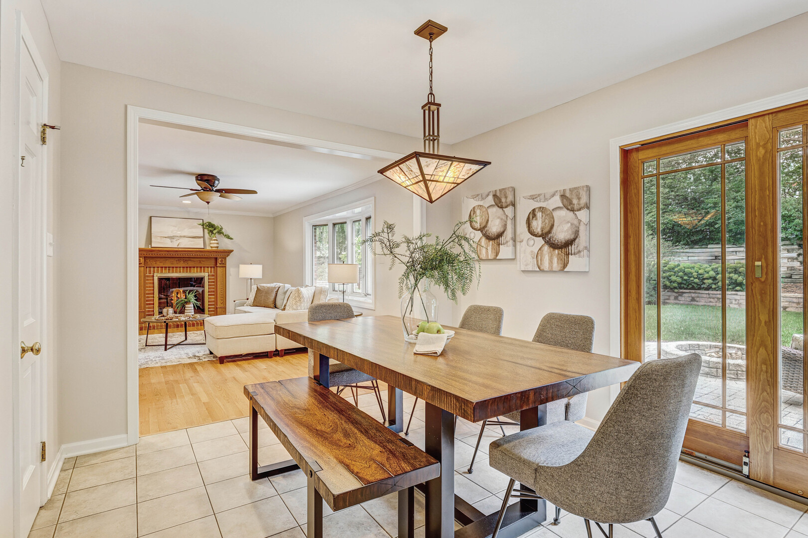 711 S White Willow Bay