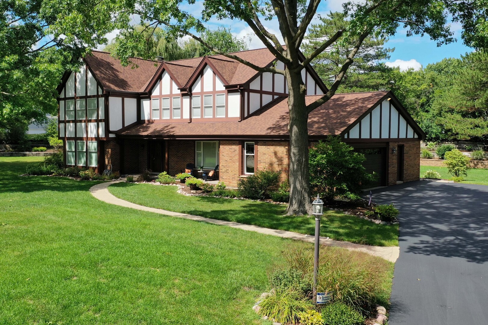 711 S White Willow Bay