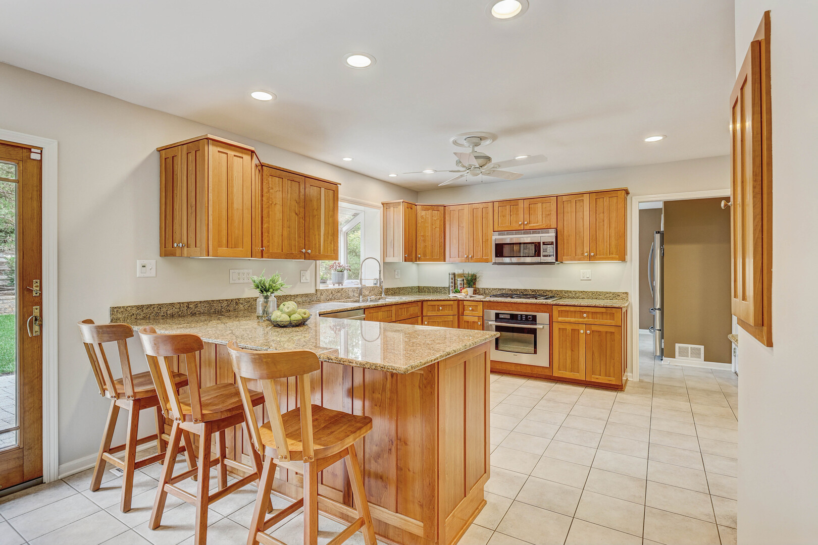 711 S White Willow Bay