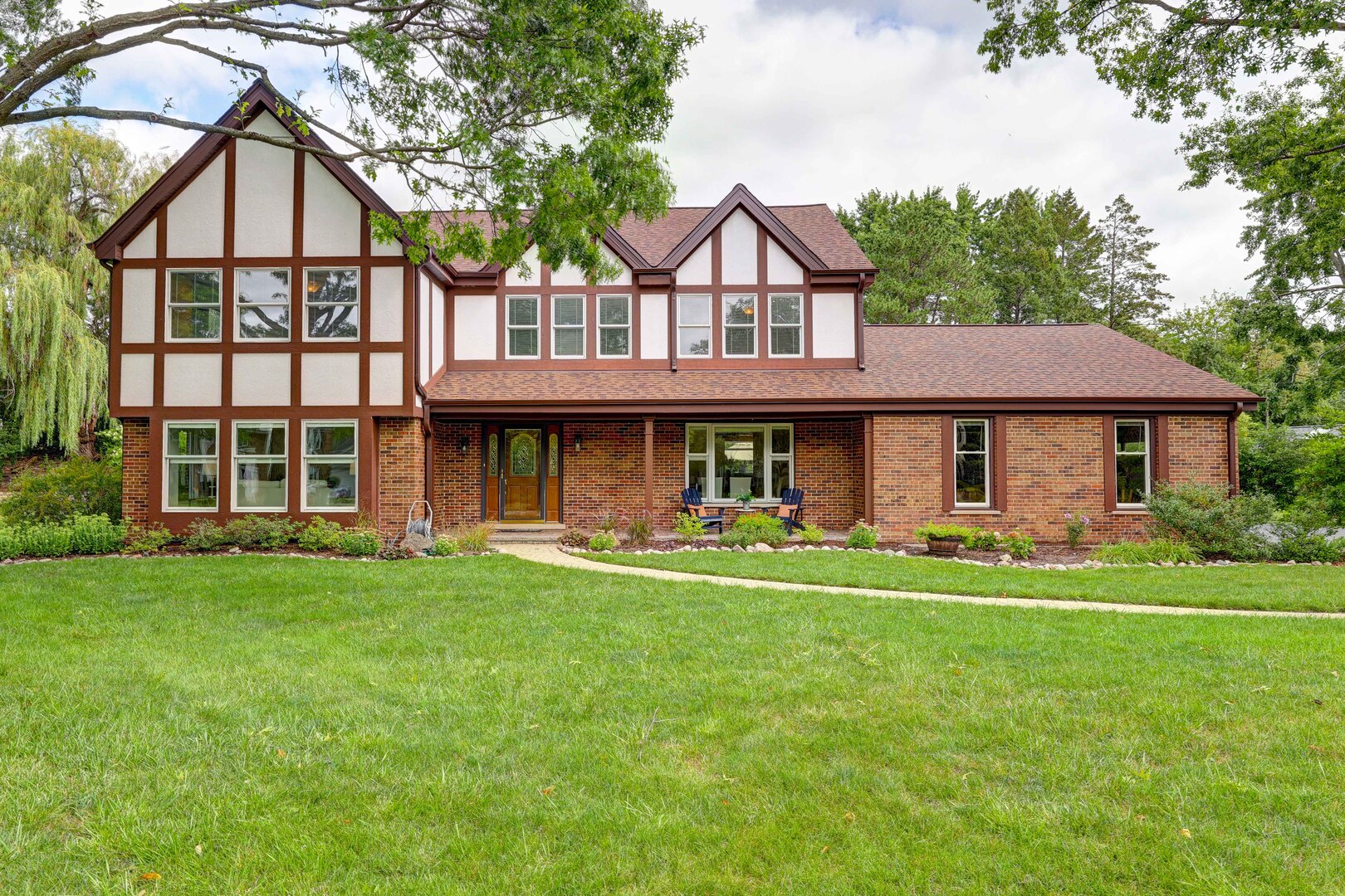 711 S White Willow Bay