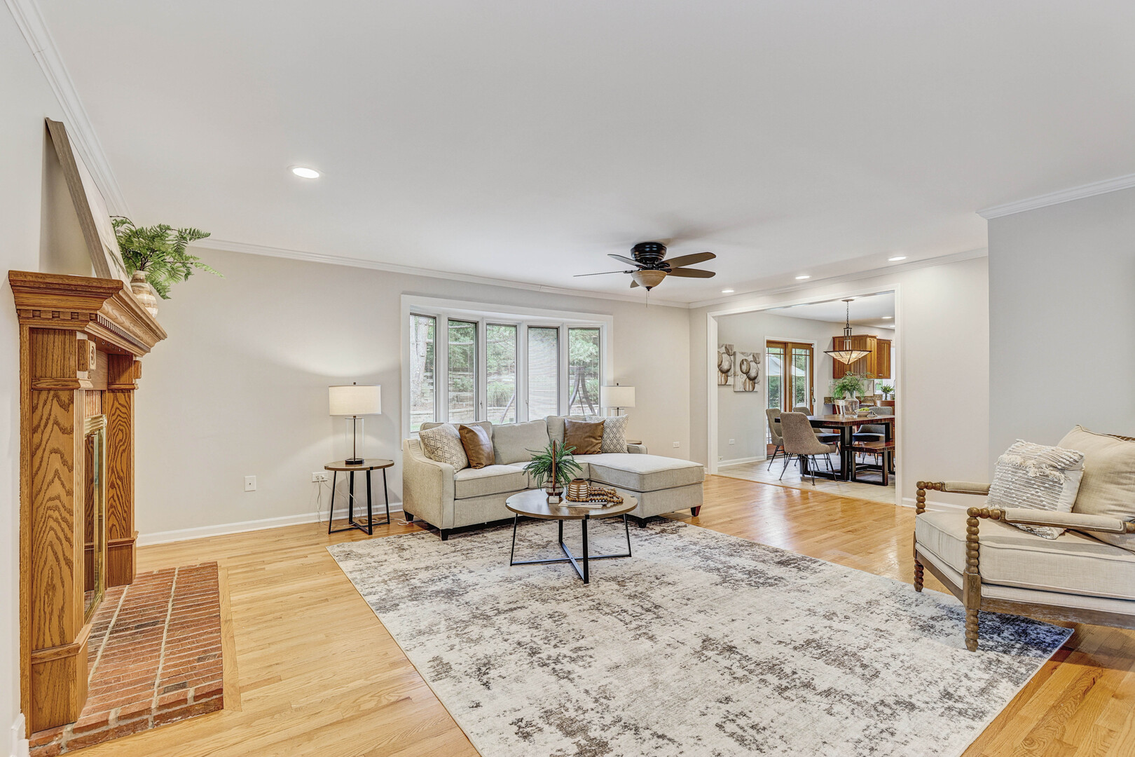 711 S White Willow Bay