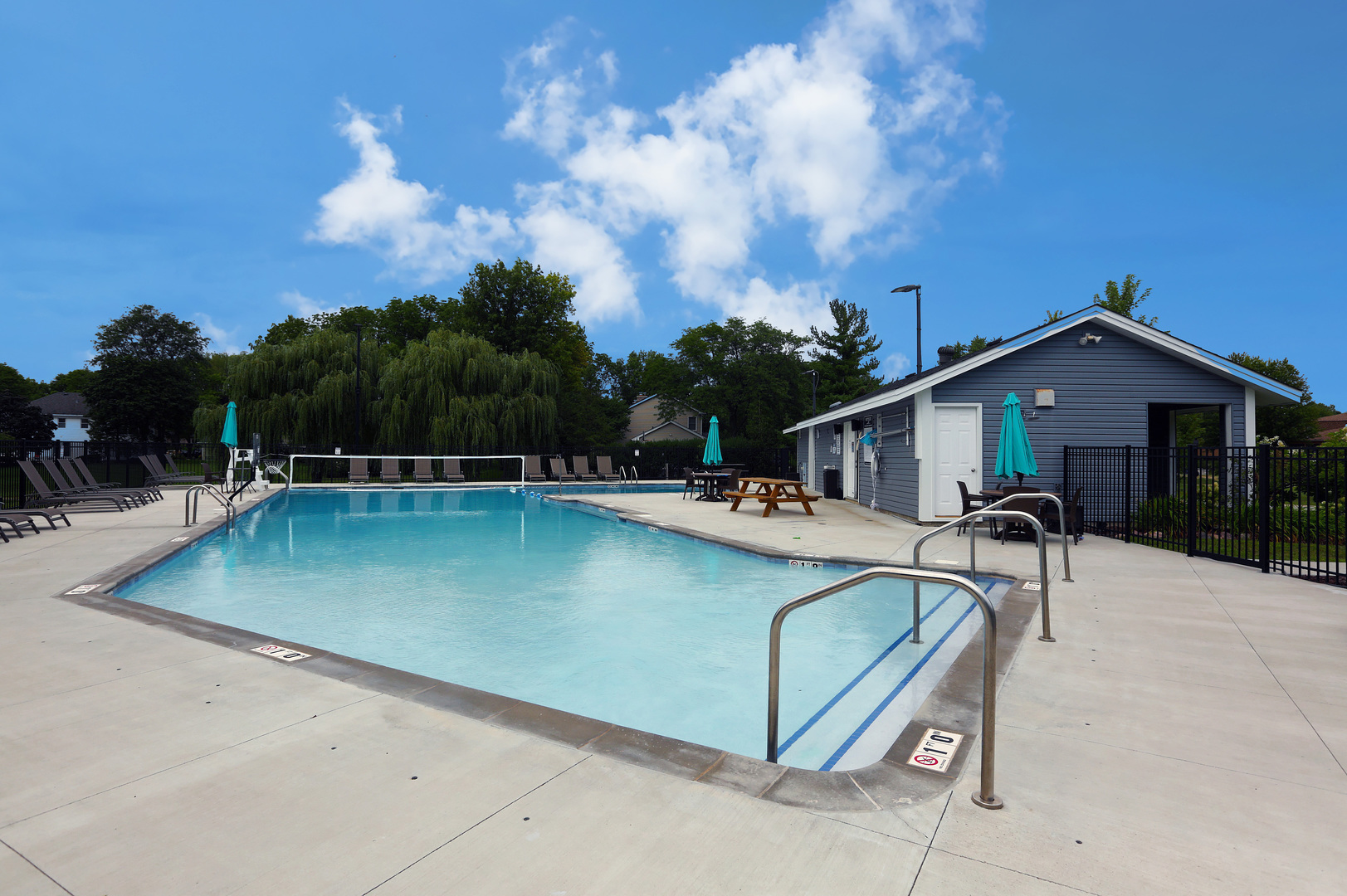 711 S White Willow Bay