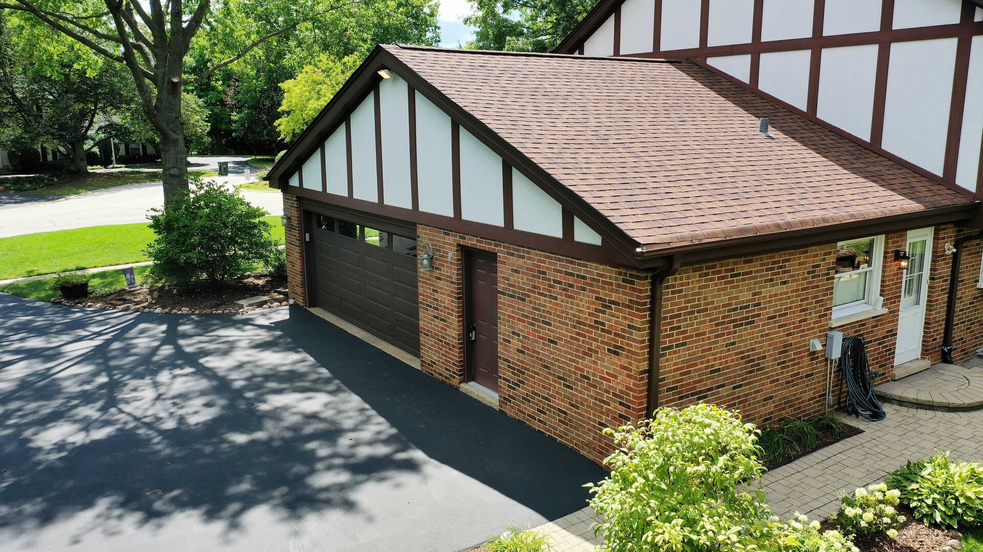 711 S White Willow Bay