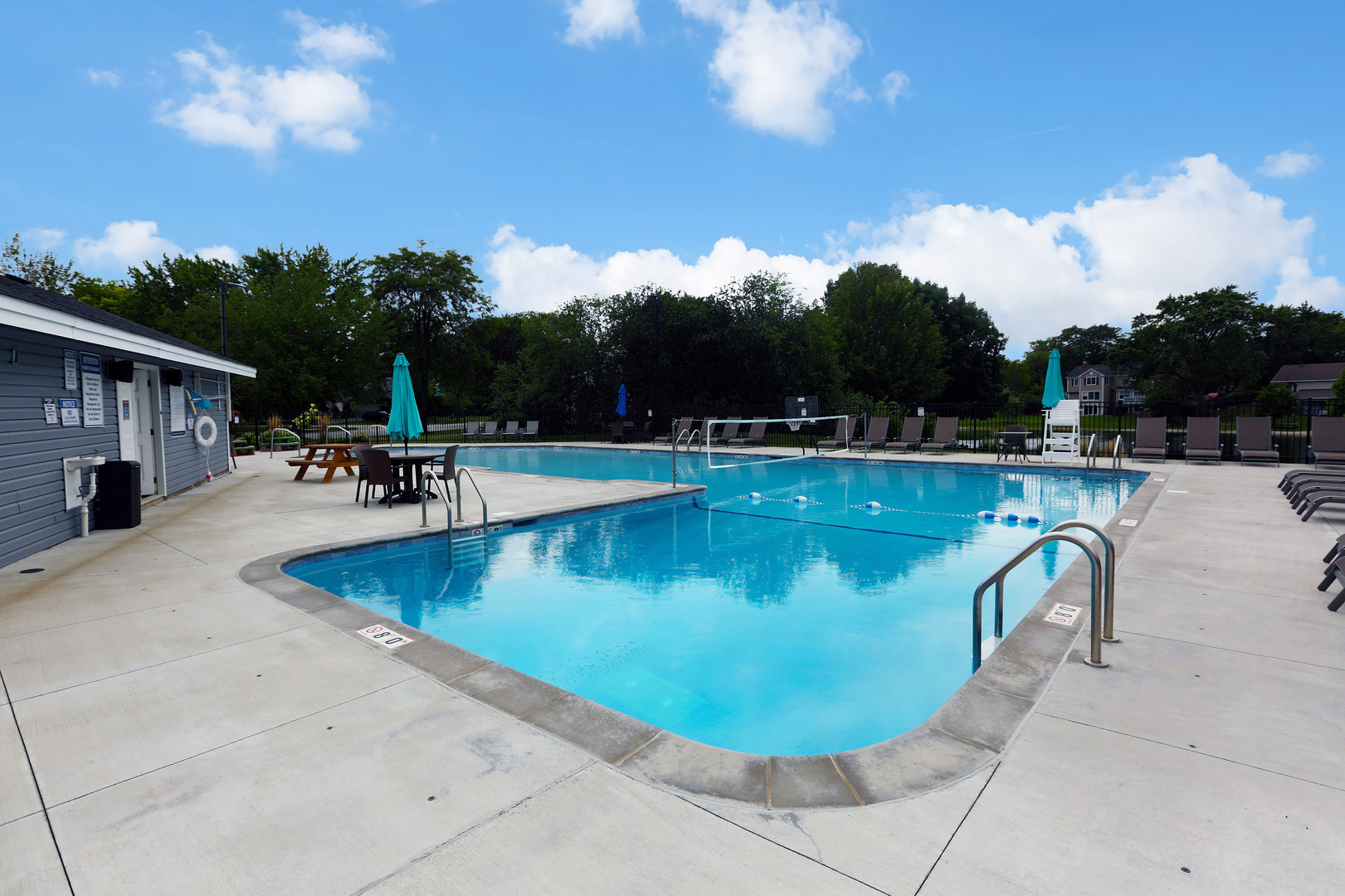 711 S White Willow Bay