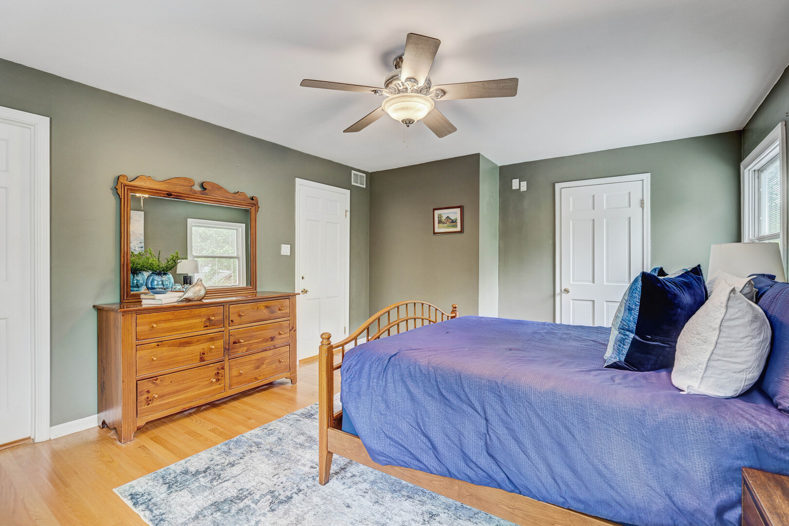 711 S White Willow Bay