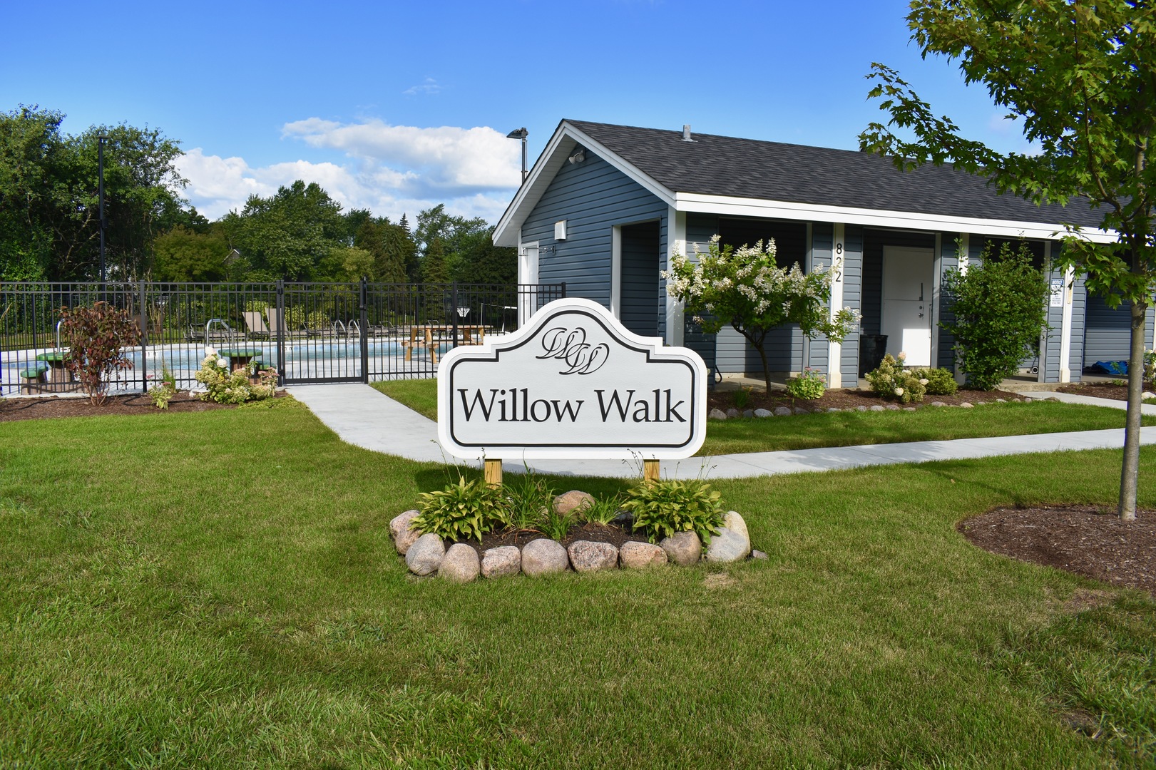 711 S White Willow Bay