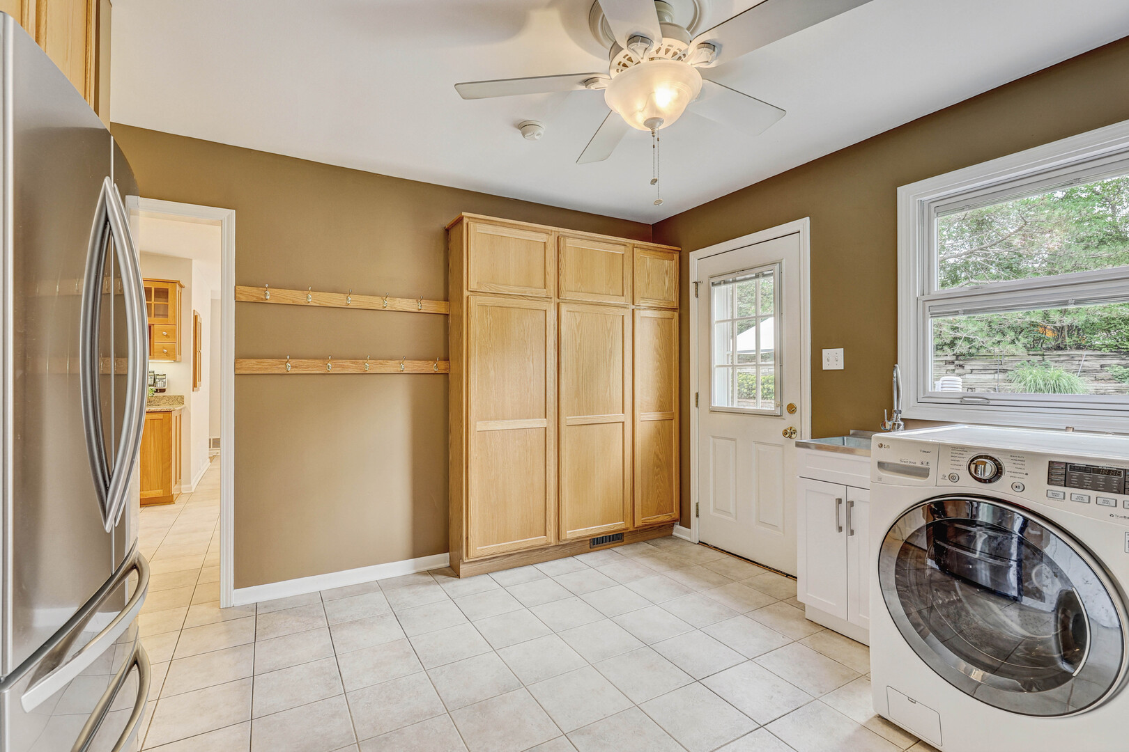 711 S White Willow Bay