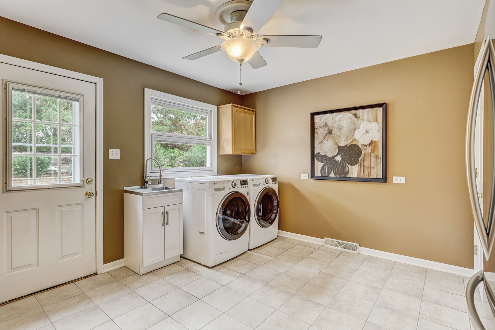 711 S White Willow Bay