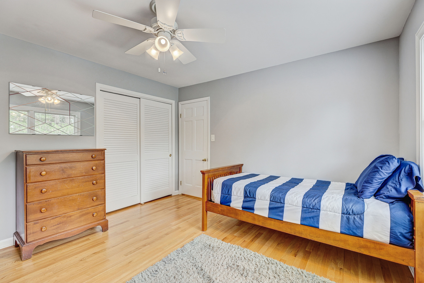 711 S White Willow Bay