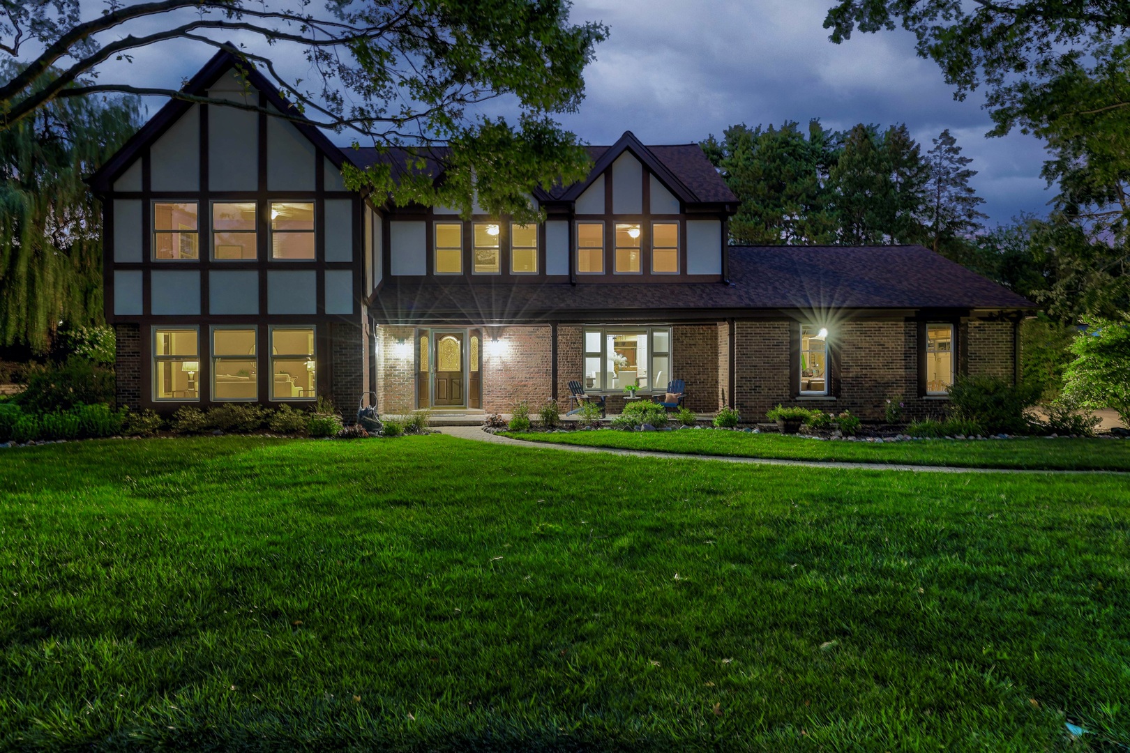 711 S White Willow Bay