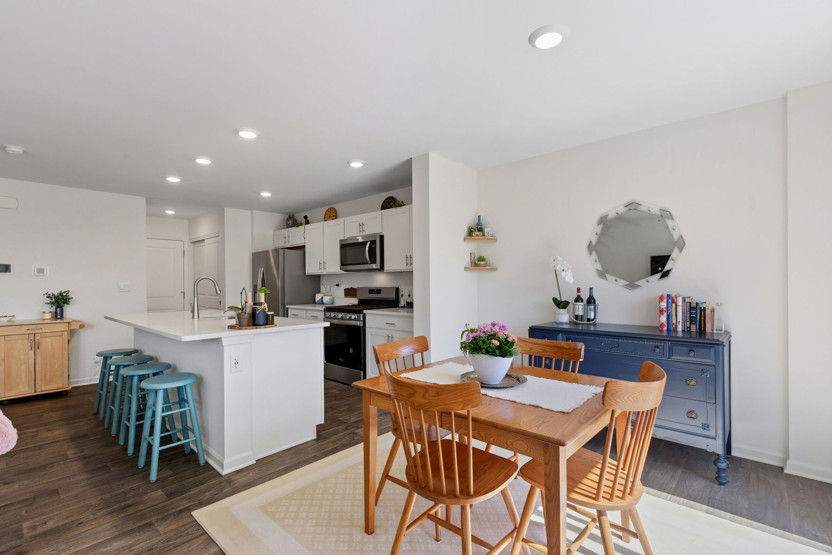 717 Wellington Lane