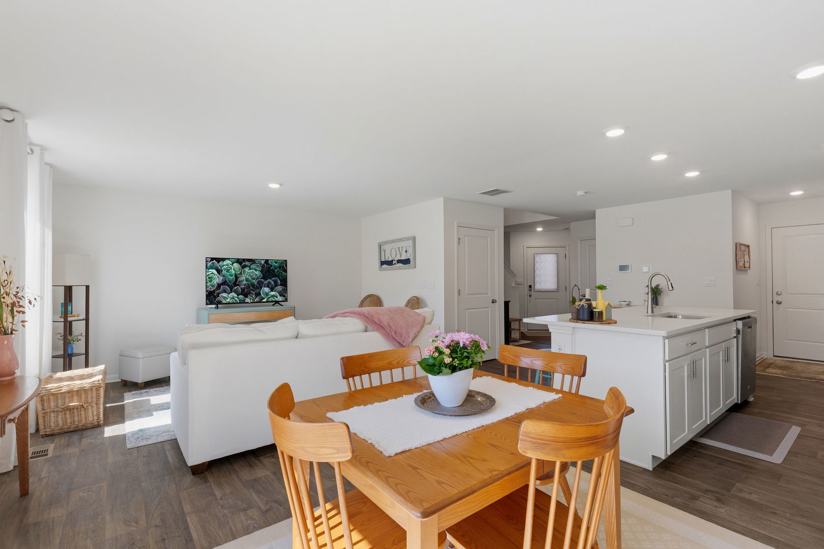 717 Wellington Lane
