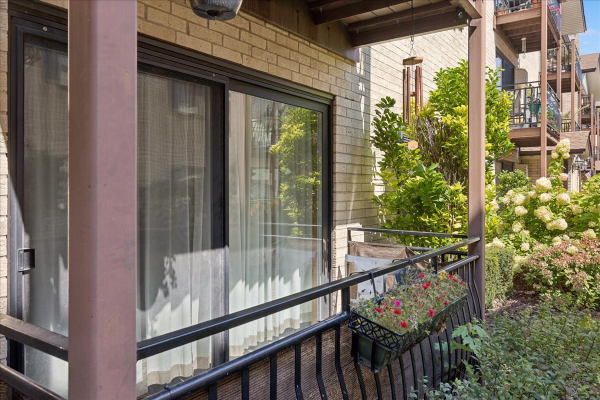 5143 N East River Road Unit: 152B