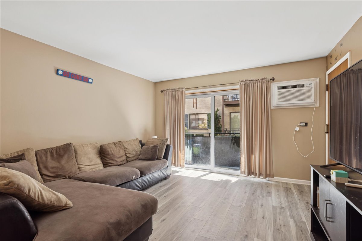 5143 N East River Road Unit: 152B