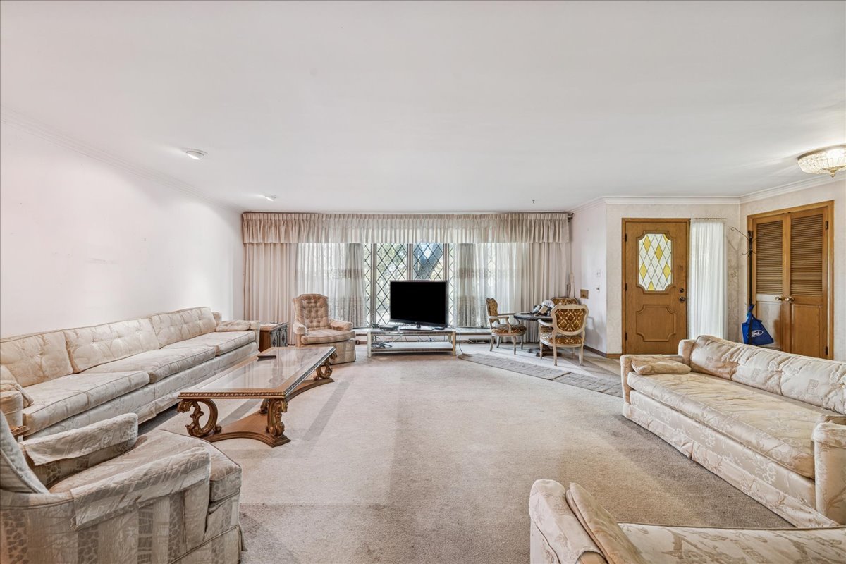 10129 Westmanor Drive