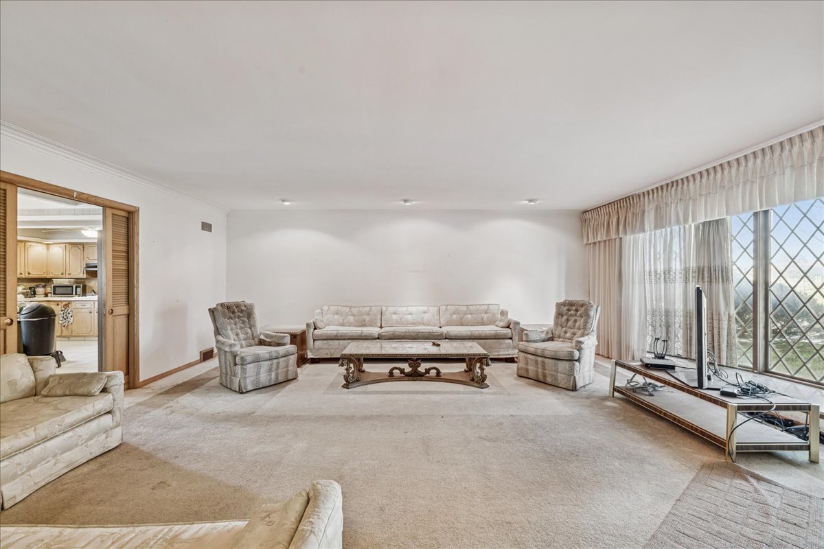 10129 Westmanor Drive