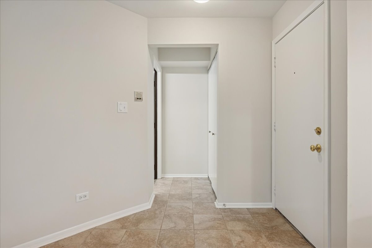 1010 E Glavin Court Unit: 1807