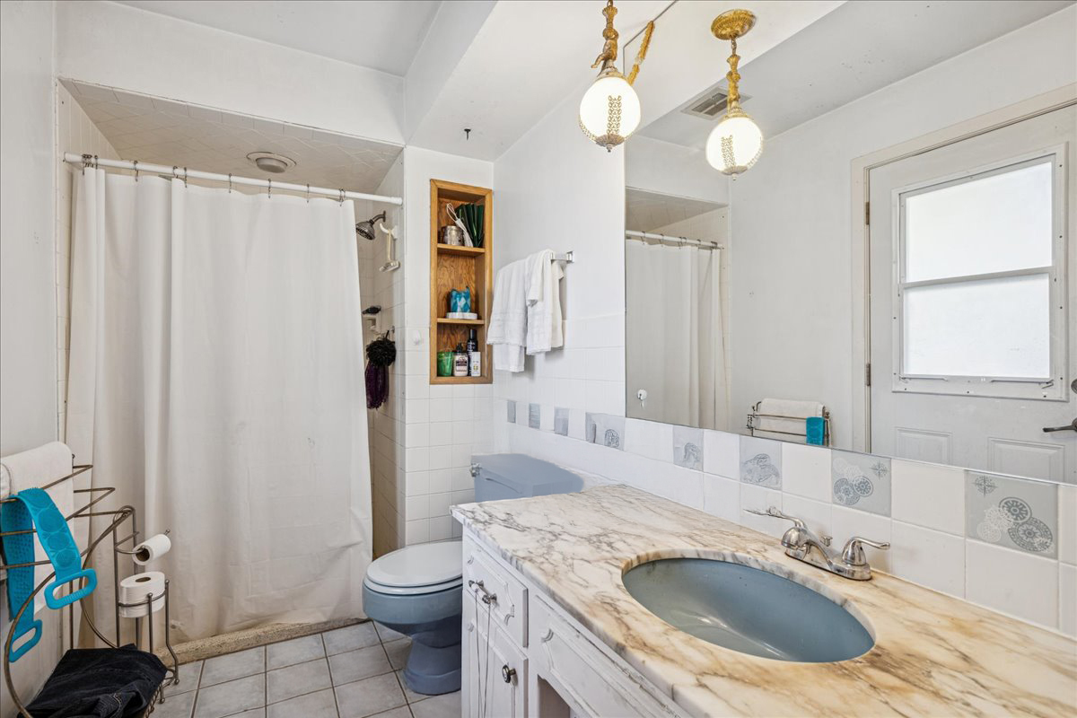 10129 Westmanor Drive