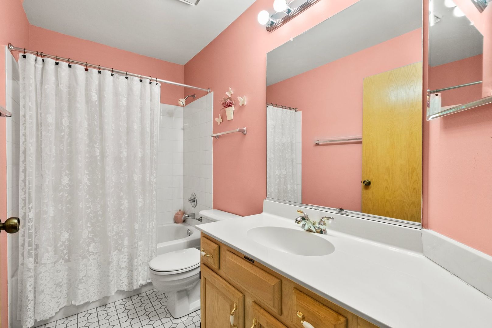 1010 BUTTERNUT Lane Unit: B