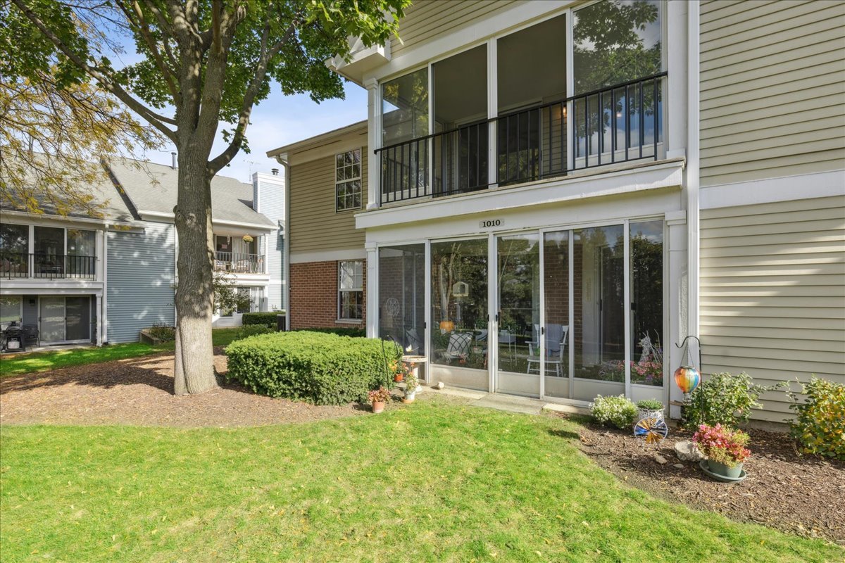 1010 BUTTERNUT Lane Unit: B