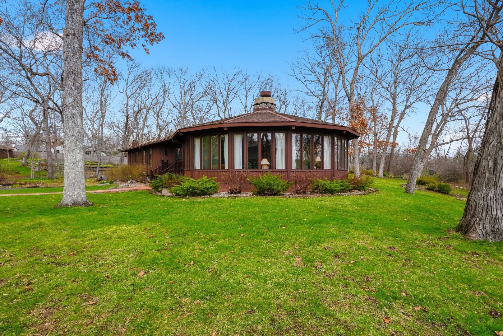 380 W Center Road