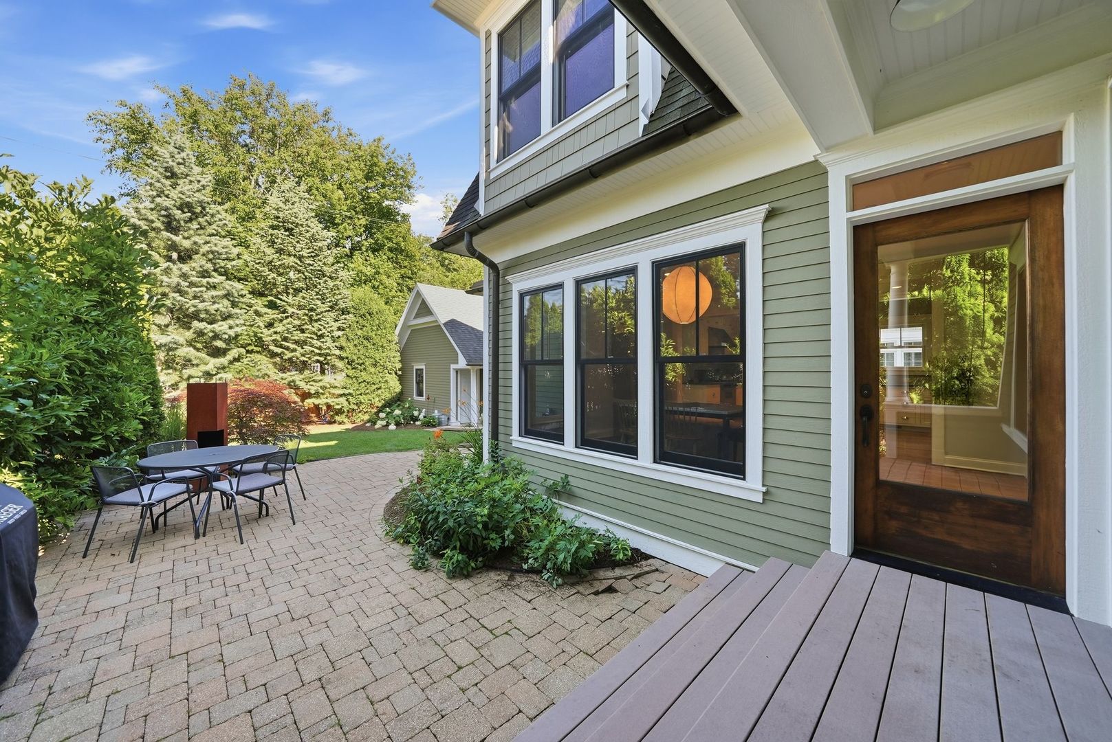 611 Prairie Avenue