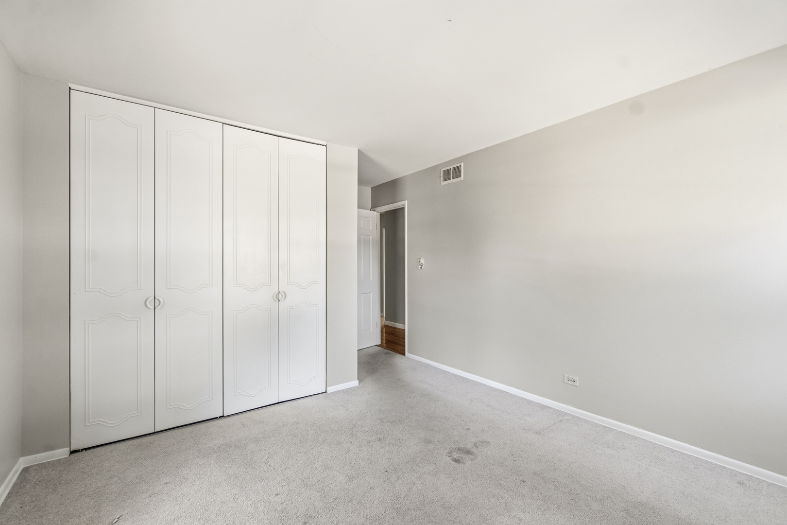 933 W Gilbert Avenue