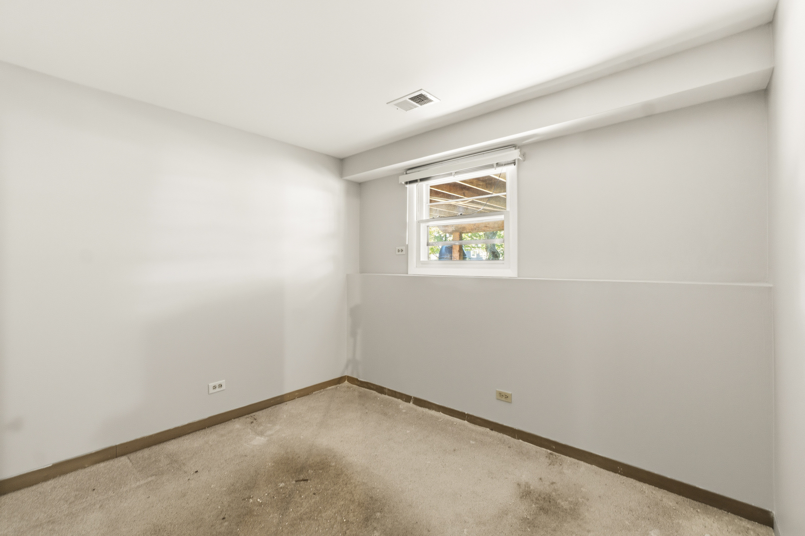 933 W Gilbert Avenue